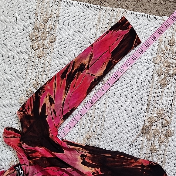 TMG New York Cold Shoulder Red Brown Tie Dye Top - Picture 9 of 14